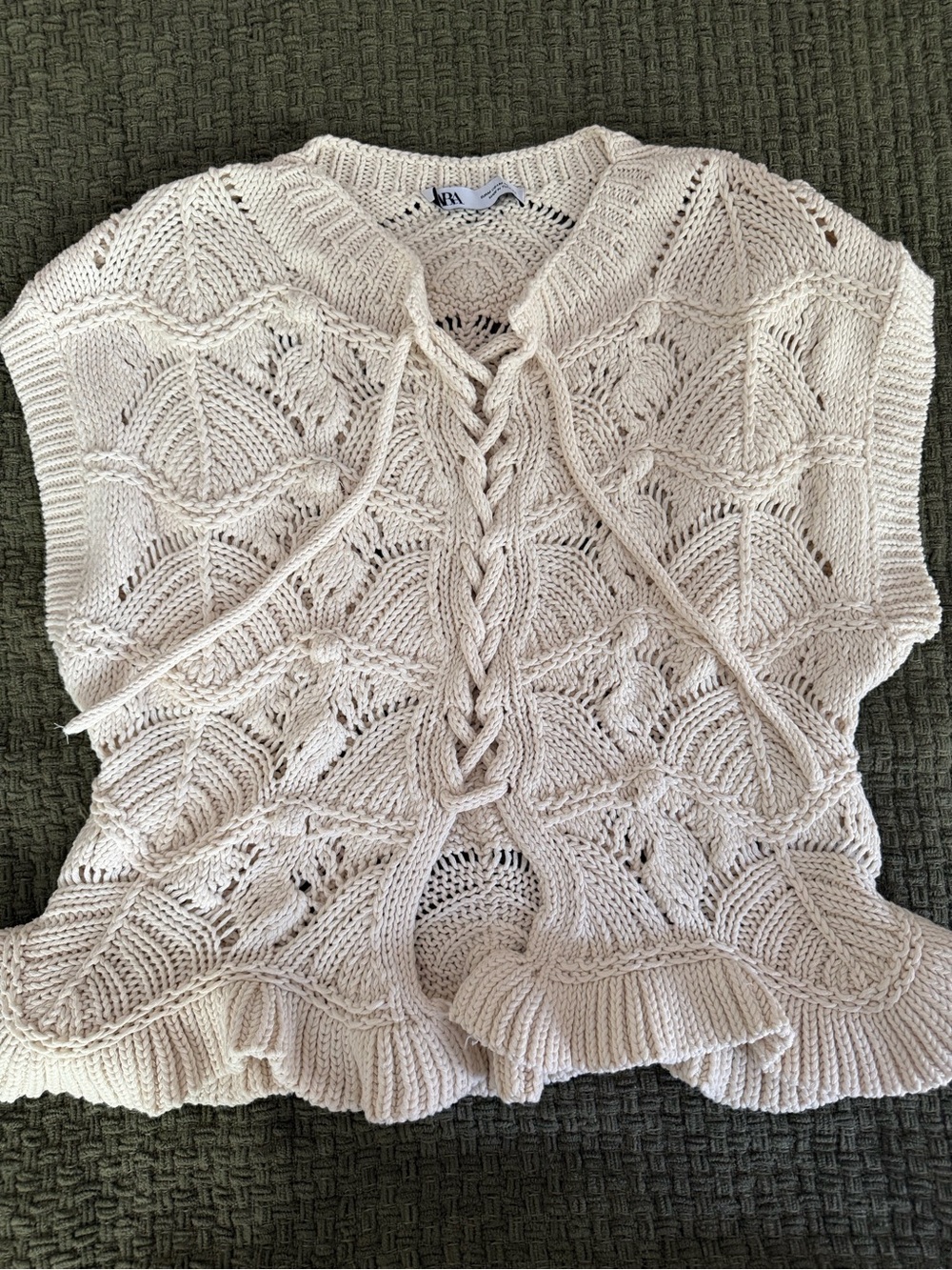 Zara Knit top. Size M. Great condition